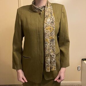 Vintage Fulee Olive Green Skirt Suit Set w/Removeable Scarf & Hidden Buttons 🫒🧣
